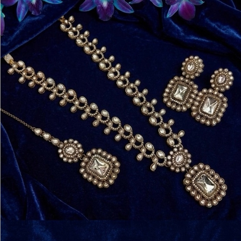 Gold-Tone Kundan Necklace Set with Earrings and tika - Women Jewelry